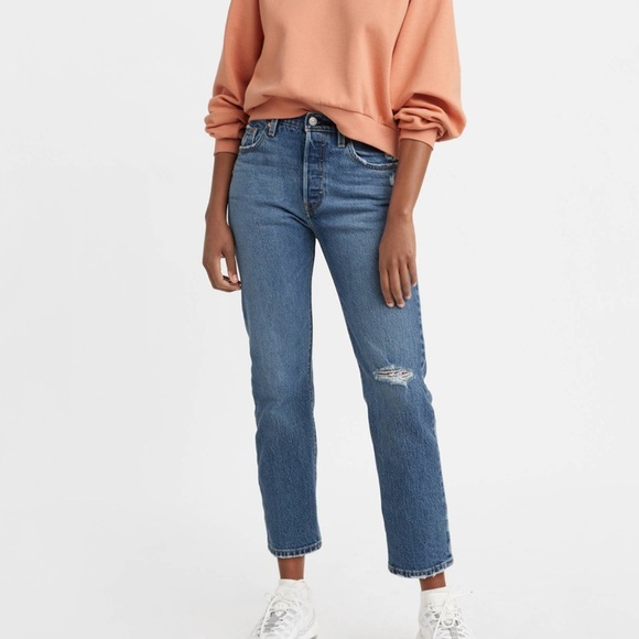 Levis 501 Original Cropped Fray Hem Ripped Knee Jeans Women’s Sz 28 - Picture 1 of 9